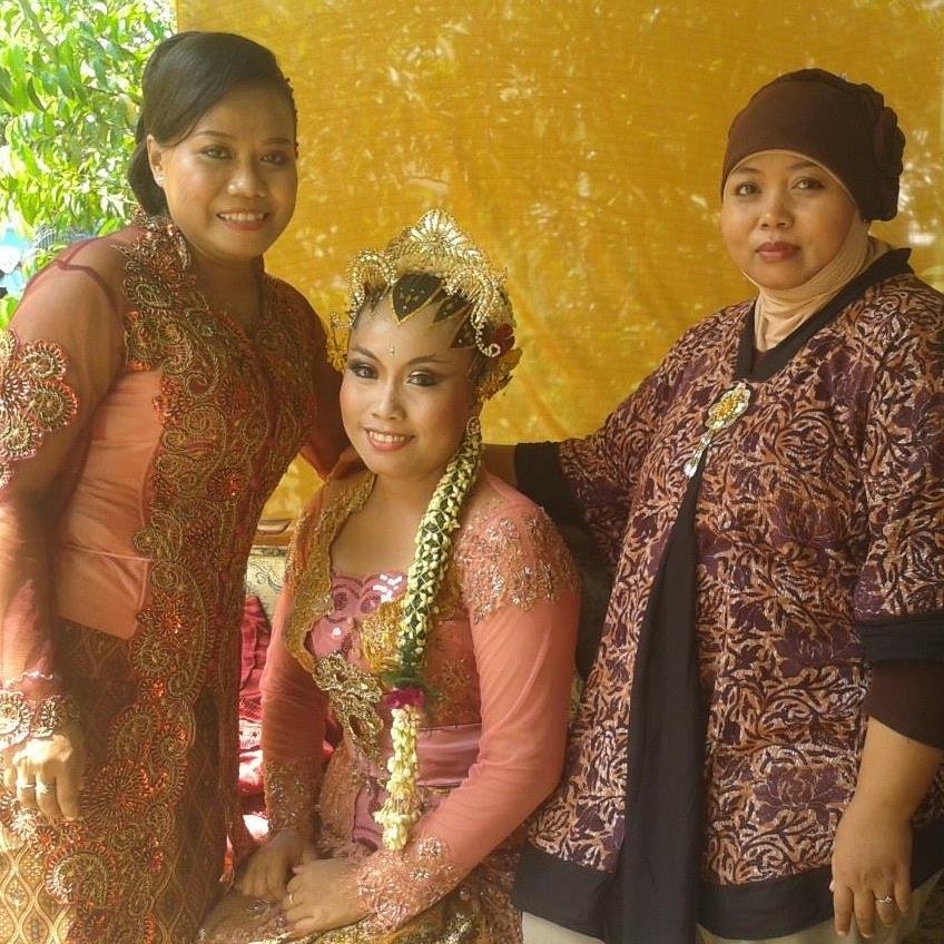 Sarmiyati T S Taylor